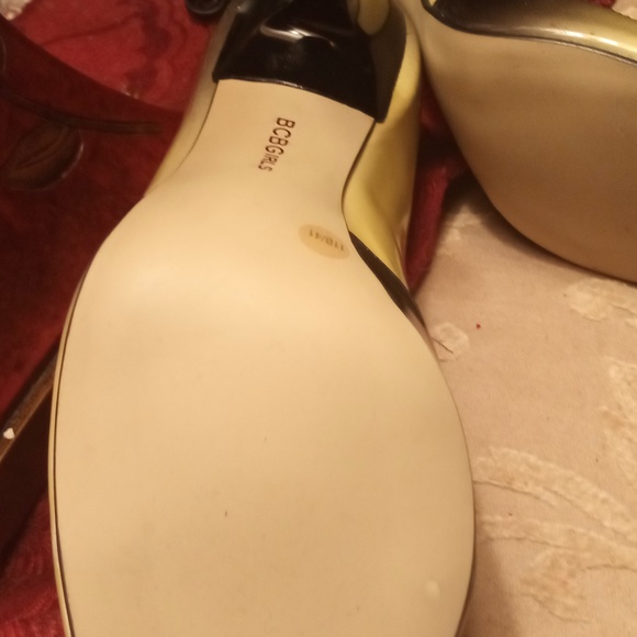 A beautiful, stylish pair of BCBG GIRLS pencil square shaped heels, pointy toe - Picture 4 of 8